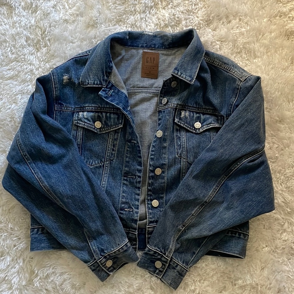 NEW WITHOUT TAGS GAP denim jacket